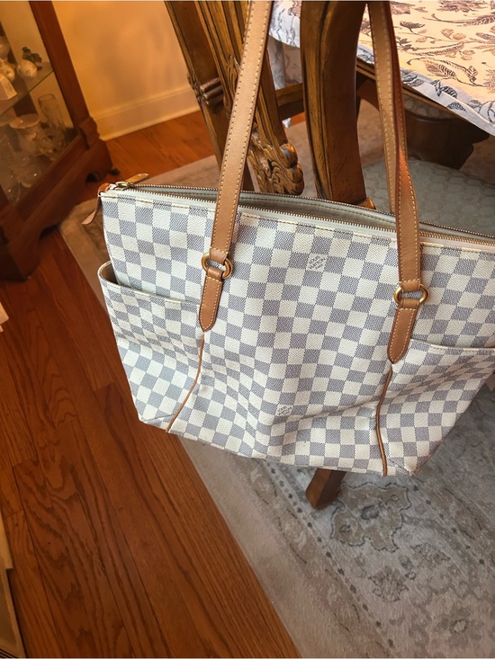 Louis Vuitton Handbags - Louis Vuitton totally mm .. White and Beige Damier Azur Tote